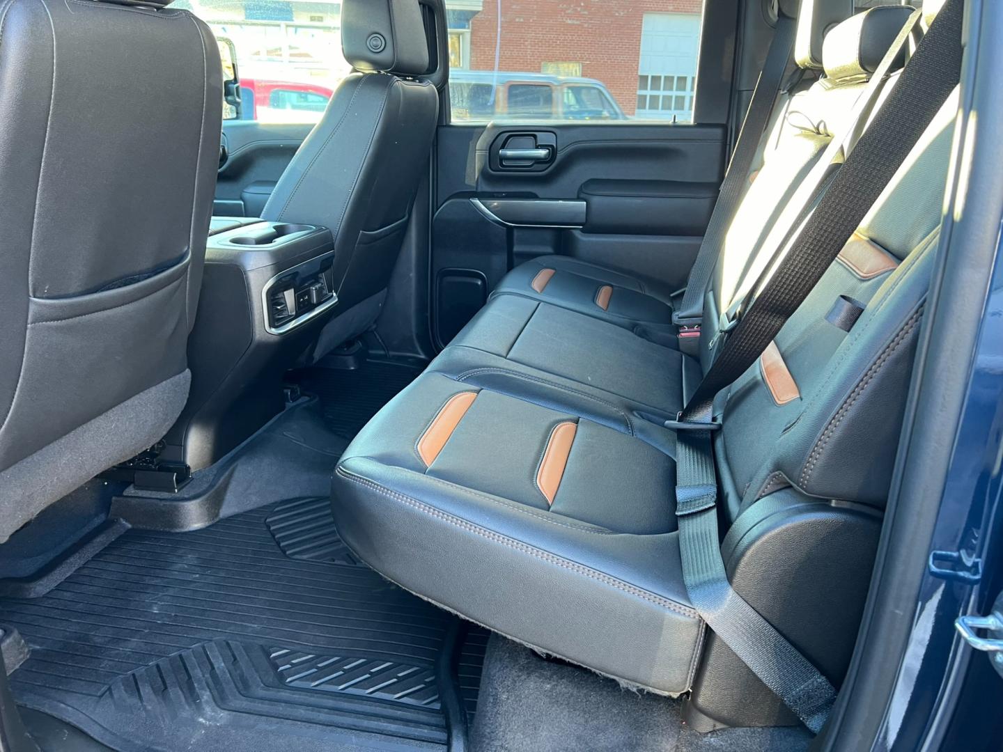 2022 Blue /Charcoal GMC Sierra 2500HD AT4 Crew Cab 4WD (1GT49PE70NF) with an 6.6L Gas engine, automatic transmission, located at 116 5th Avenue South, Lewistown, MT, 59457, 47.063877, -109.427879 - Photo#10